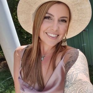 Meet your Posher, Brit